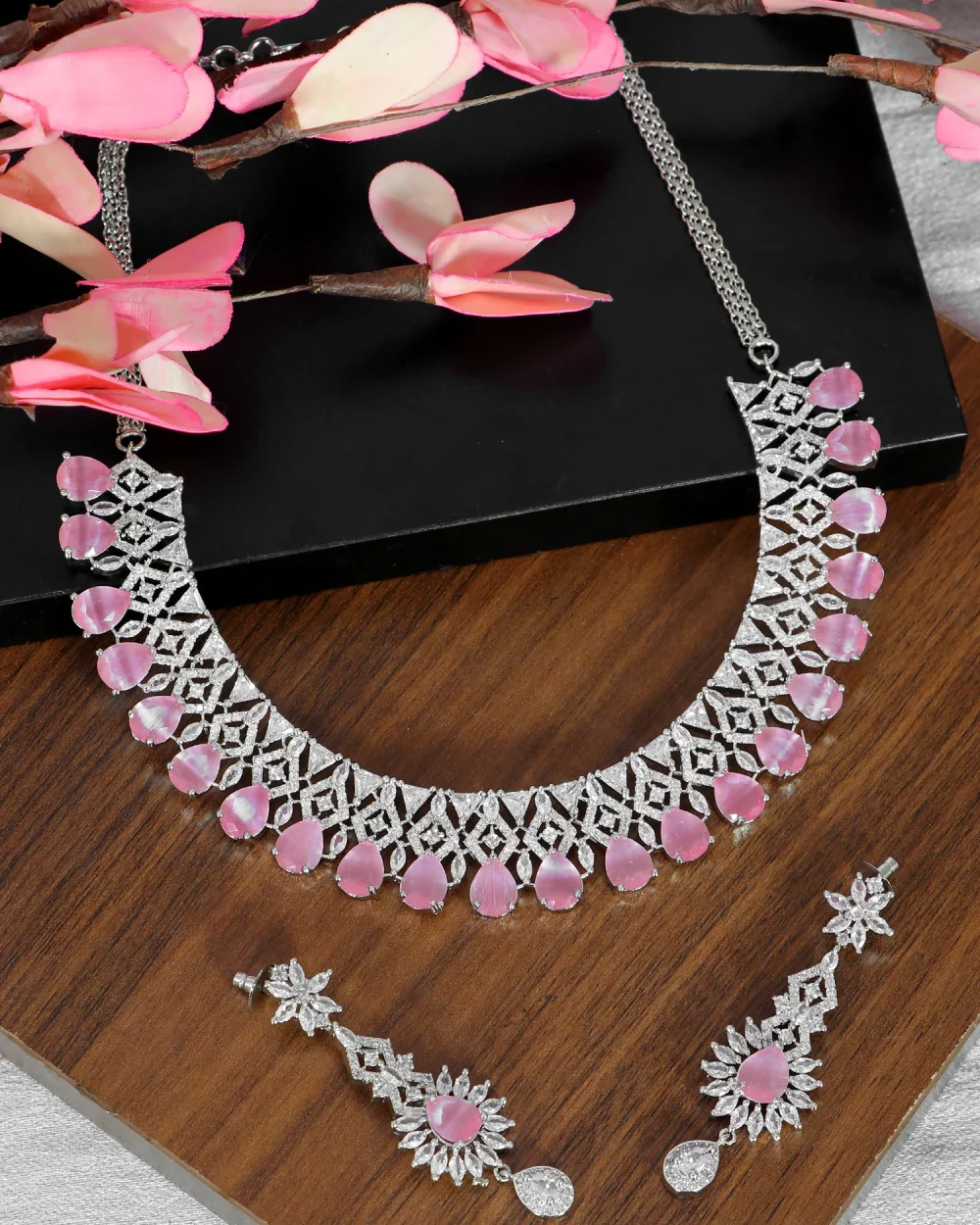 Stylish american diamond jewellery for party wear